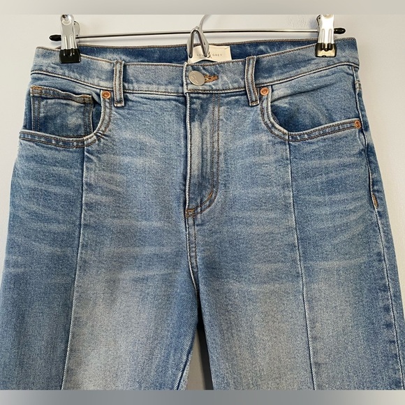 Lou & Grey Ankle Jeans Size 27, Mid Rise Light Wash Denim, Raw Hem - Picture 4 of 12